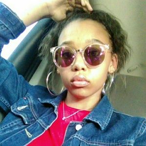 Meet your Posher, Brook